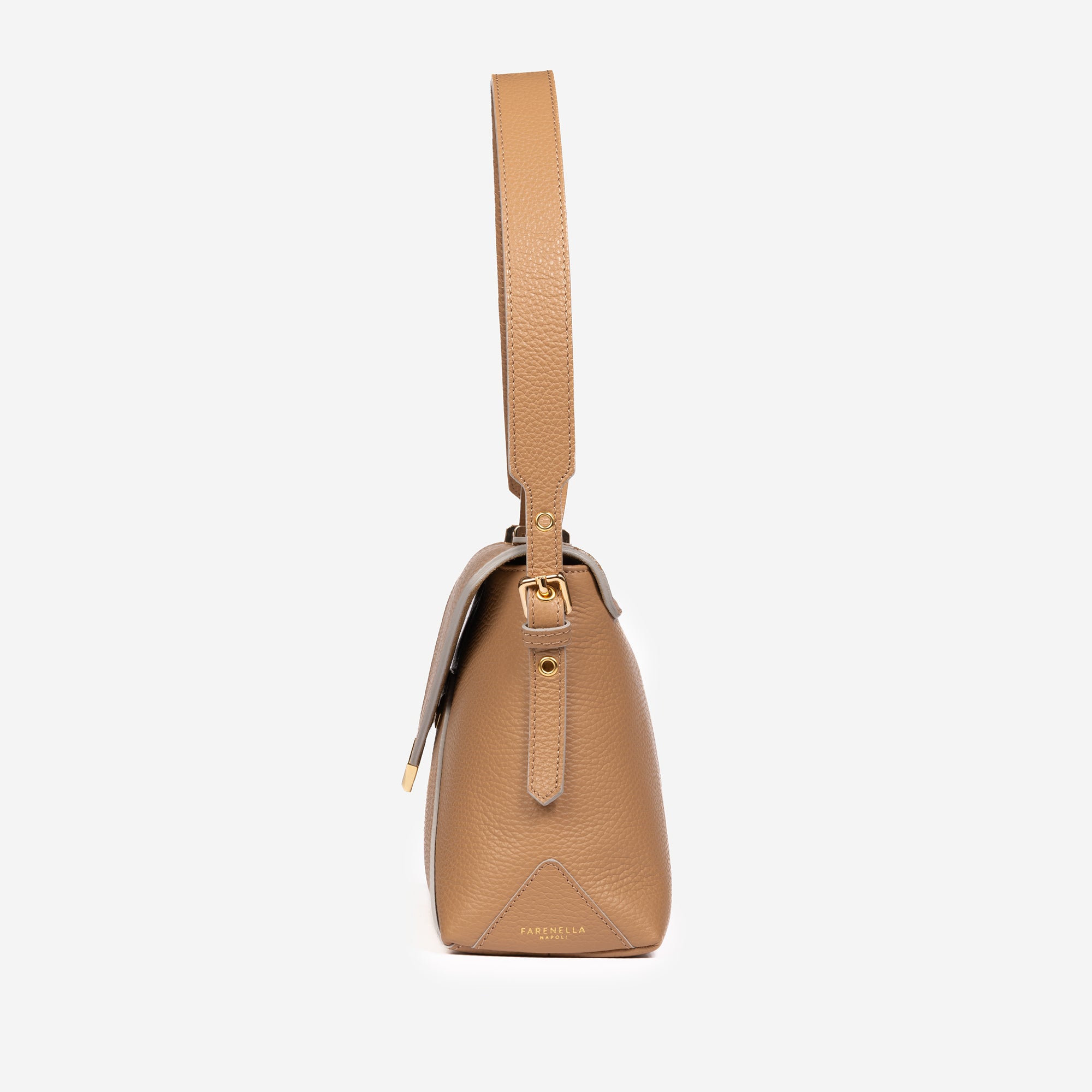 CLIO CAMEL