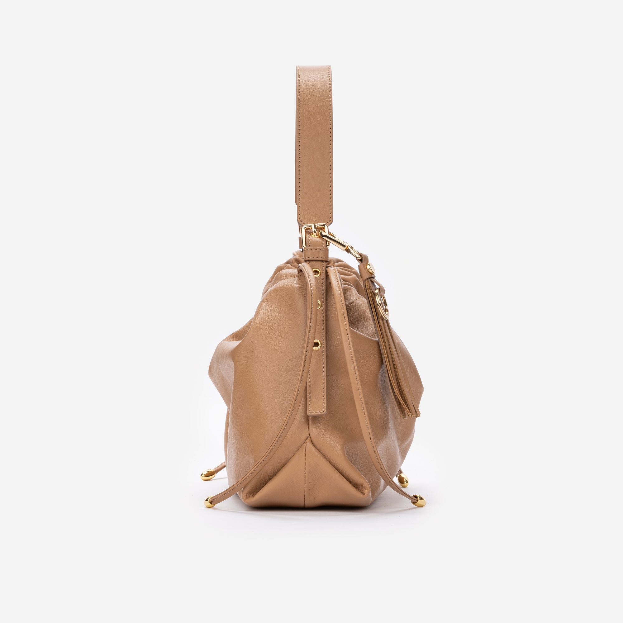 DELIA CAMEL